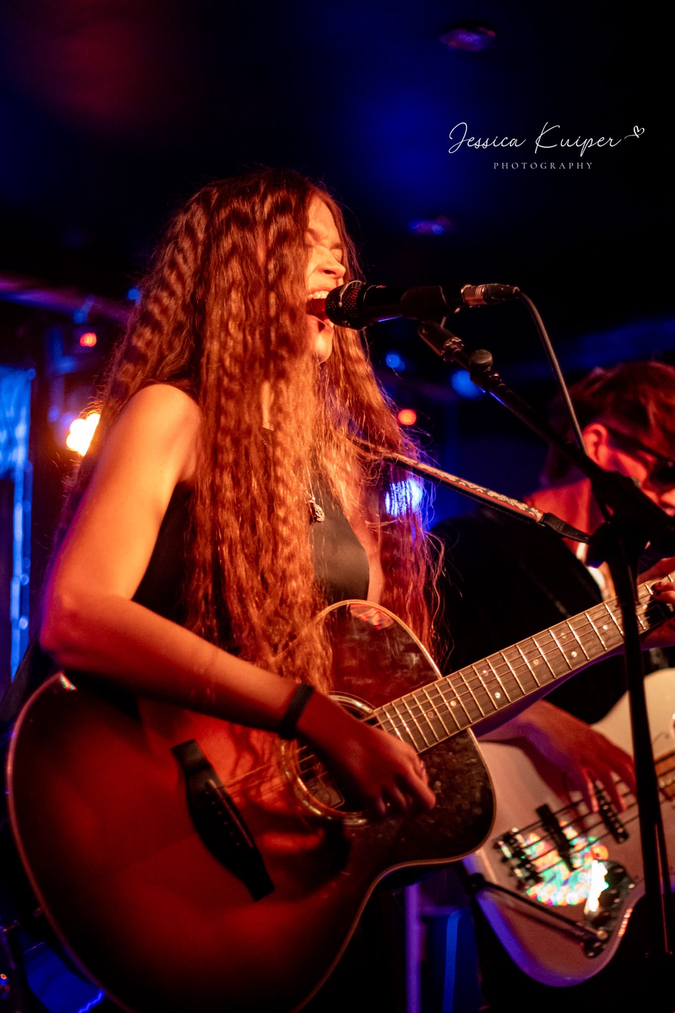 Imogen Evans performing live